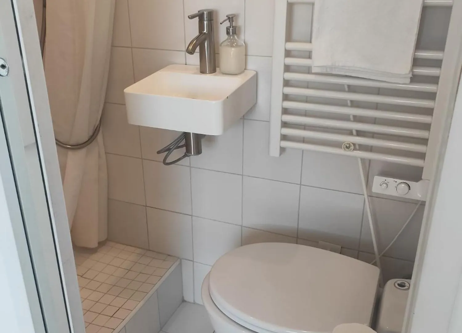 Central Historique Place Maubert Charmant Studio Tout Equipe Climatisation Ascenseur パリ フランス